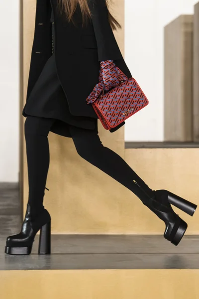Look 1